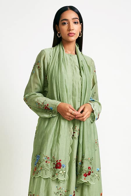 Payal Pratap_Green Floral Motifs Nemesia Embroidered Scarf _Online_at_Aza_Fashions