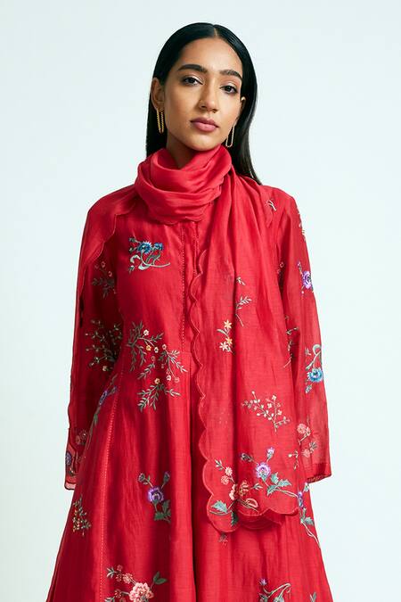 Buy_Payal Pratap_Pink Floral Motifs Camellia Embroidered Scarf _Online_at_Aza_Fashions