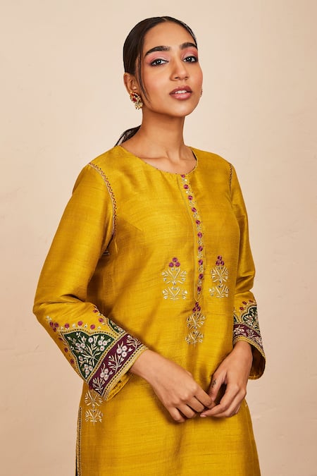 Sue Mue Yellow Silk, Chiffon Embroidery, Patchwork Raw Zari And Thread Kurta Pant Set Online at Aza Fashions Sue Mue_Yellow Silk, Chiffon Embroidery, Patchwork Raw Zari And Thread Kurta Pant Set _Online_at_Aza_Fashions