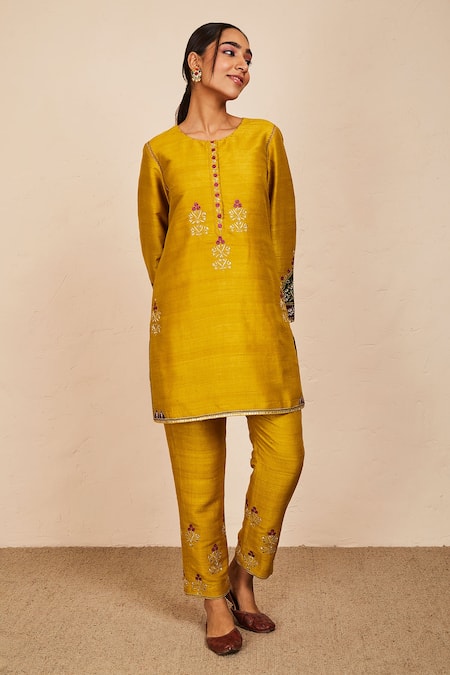 Buy Sue Mue Yellow Silk, Chiffon Embroidery, Patchwork Raw Zari And Thread Kurta Pant Set Online at Aza Fashions Buy_Sue Mue_Yellow Silk, Chiffon Embroidery, Patchwork Raw Zari And Thread Kurta Pant Set _Online_at_Aza_Fashions