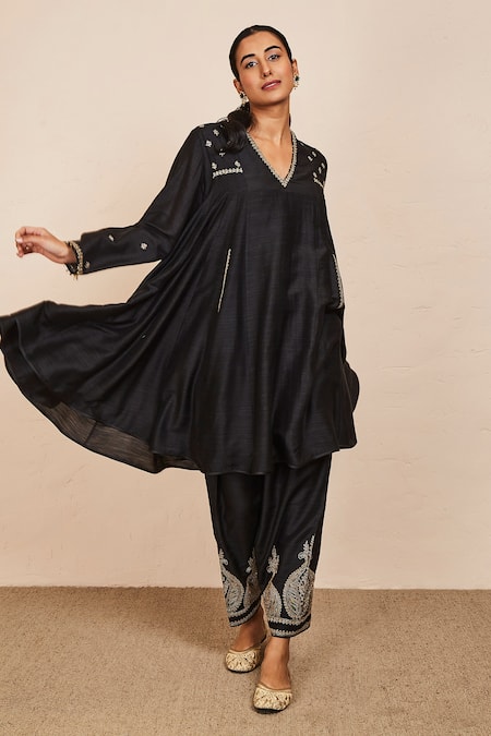 Sue Mue_Black Tussar, Georgette Zari, Embroidery V-neck Anarkali And Salwar Set _at_Aza_Fashions