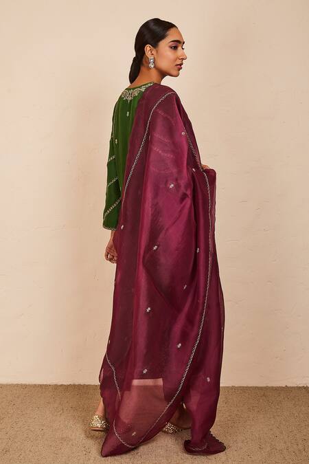 Sue Mue Green Silk, Chiffon Zari, Embroidery Round Neck Niva Kurta Pant Set at Aza Fashions Sue Mue_Green Silk, Chiffon Zari, Embroidery Round Neck Niva Kurta Pant Set _at_Aza_Fashions