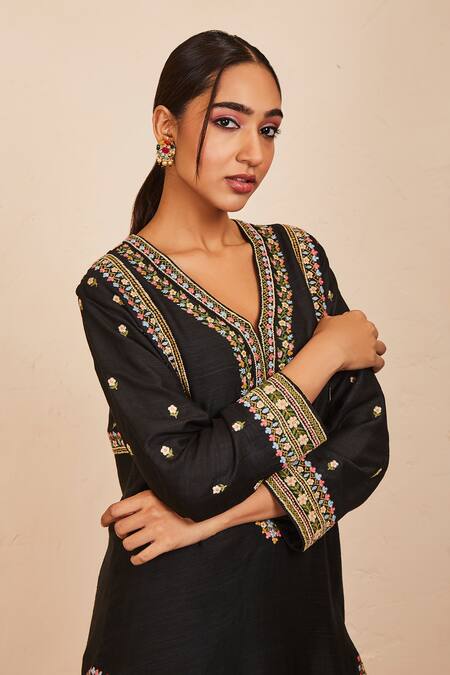 Sue Mue_Black Tussar, Georgette, Organza Embroidery V-neck Kurta Pant Set _Online_at_Aza_Fashions