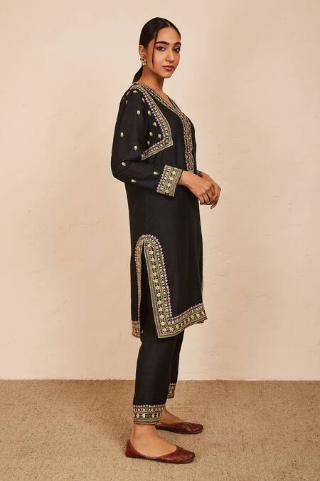 Sue Mue_Black Tussar, Georgette, Organza Embroidery V-neck Kurta Pant Set _at_Aza_Fashions