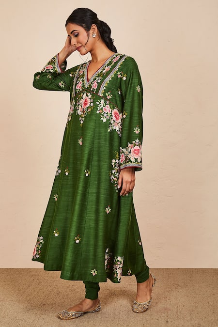 Buy_Sue Mue_Green Tussar, Georgette, Lycra, Silk Embroidery V-neck Shambhavi Kurta Set 
