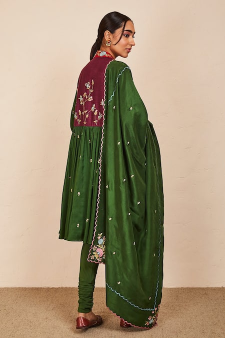 Buy_Sue Mue_Green Silk, Lycra, Crepe Embroidery V-neck Gada Kurta Set _Online_at_Aza_Fashions