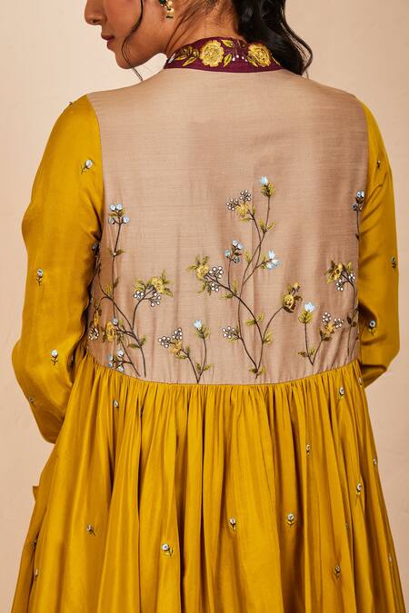 Buy_Sue Mue_Yellow Silk, Lycra, Crepe Embroidery, Sequins, Zari V-neck Floral Kurta Set _Online_at_Aza_Fashions