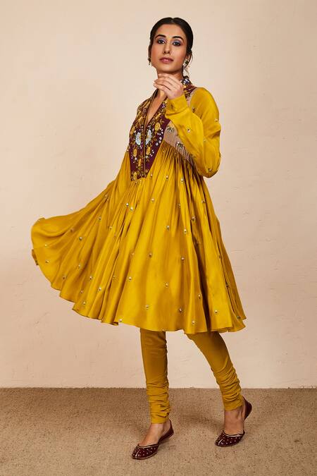 Shop_Sue Mue_Yellow Silk, Lycra, Crepe Embroidery, Sequins, Zari V-neck Floral Kurta Set _Online_at_Aza_Fashions