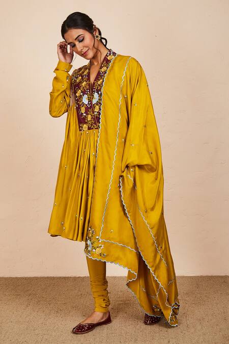 Sue Mue_Yellow Silk, Lycra, Crepe Embroidery, Sequins, Zari V-neck Floral Kurta Set _at_Aza_Fashions