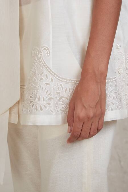 Sue Mue Off White Chanderi Cut Work Turtle Neck Ifza Handwoven Pure Pant Set at Aza Fashions Sue Mue_Off White Chanderi Cut Work Turtle Neck Ifza Handwoven Pure Pant Set _at_Aza_Fashions