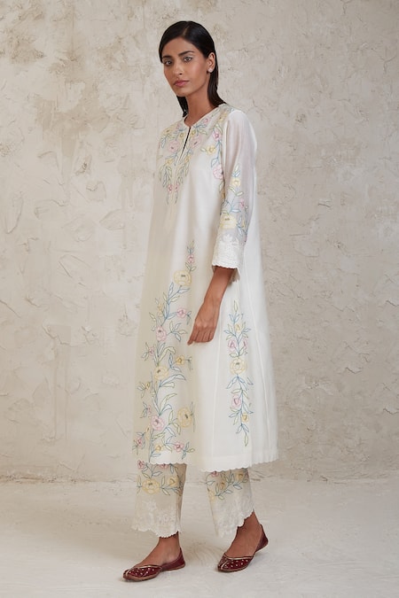 Buy Sue Mue Off White Chanderi Embroidery, Cut Work Split Aima Handwoven Kurta Pant Set Buy_Sue Mue_Off White Chanderi Embroidery, Cut Work Split Aima Handwoven Kurta Pant Set
