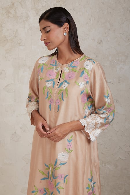 Buy Sue Mue Beige Chanderi Embroidery, Cut Work Aima Handwoven Patchwork Kurta Pant Set Buy_Sue Mue_Beige Chanderi Embroidery, Cut Work Aima Handwoven Patchwork Kurta Pant Set