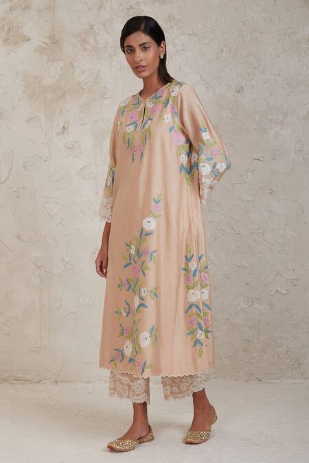 Shop Sue Mue Beige Chanderi Embroidery, Cut Work Aima Handwoven Patchwork Kurta Pant Set Shop_Sue Mue_Beige Chanderi Embroidery, Cut Work Aima Handwoven Patchwork Kurta Pant Set