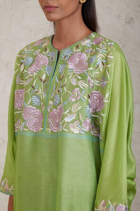 Sue Mue_Green Chanderi Embroidery Split V-neck Zimal Kaftan And Pant Set _Online_at_Aza_Fashions