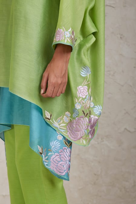Buy_Sue Mue_Green Chanderi Embroidery Split V-neck Zimal Kaftan And Pant Set _Online_at_Aza_Fashions