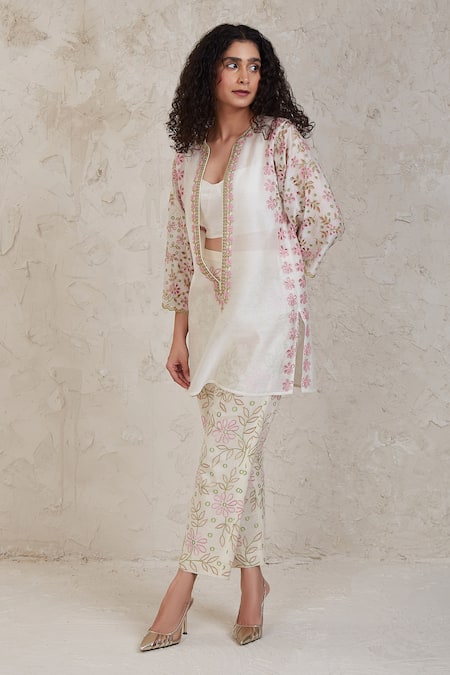 Shop Sue Mue Off White Chanderi Embroidery Plunge Neck Amal Handwoven Kurta Pant Set Online at Aza Fashions Shop_Sue Mue_Off White Chanderi Embroidery Plunge Neck Amal Handwoven Kurta Pant Set _Online_at_Aza_Fashions