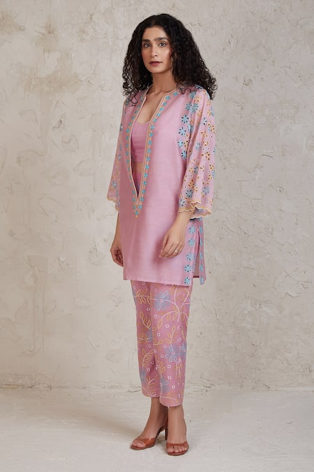 Sue Mue Pink Chanderi Embroidery, Cut Work Plunge Neck Amal Kurta Pant Set at Aza Fashions Sue Mue_Pink Chanderi Embroidery, Cut Work Plunge Neck Amal Kurta Pant Set _at_Aza_Fashions