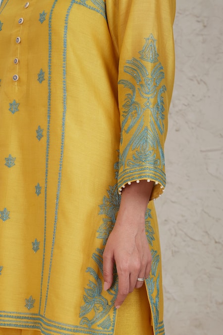 Sue Mue Yellow Chanderi Beads, Embroidery Split Fairoz Dori Work Kurta And Pant Set Online at Aza Fashions Sue Mue_Yellow Chanderi Beads, Embroidery Split Fairoz Dori Work Kurta And Pant Set _Online_at_Aza_Fashions