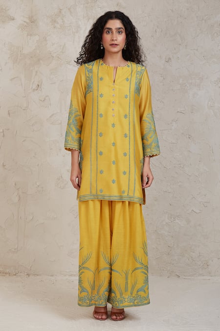 Sue Mue Yellow Chanderi Beads, Embroidery Split Fairoz Dori Work Kurta And Pant Set at Aza Fashions Sue Mue_Yellow Chanderi Beads, Embroidery Split Fairoz Dori Work Kurta And Pant Set _at_Aza_Fashions