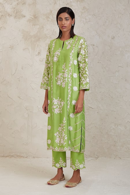 Sue Mue Green Chanderi Embroidery Split V-neck Hanan Aari Work Kurta Pant Set Online at Aza Fashions Sue Mue_Green Chanderi Embroidery Split V-neck Hanan Aari Work Kurta Pant Set _Online_at_Aza_Fashions