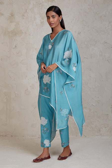 Sue Mue_Blue Chanderi Embroidery, Patchwork V-neck Isra Kaftan And Pant Set _at_Aza_Fashions