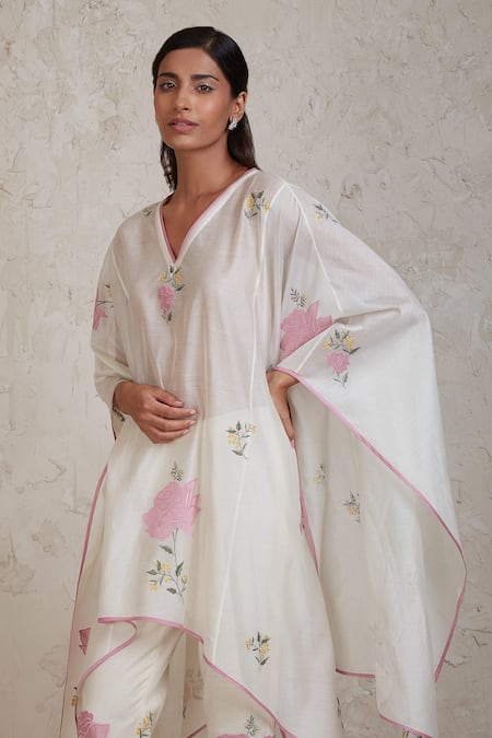 Buy_Sue Mue_Off White Chanderi Embroidery, Patchwork V-neck Isra Kaftan And Pant Set _Online_at_Aza_Fashions