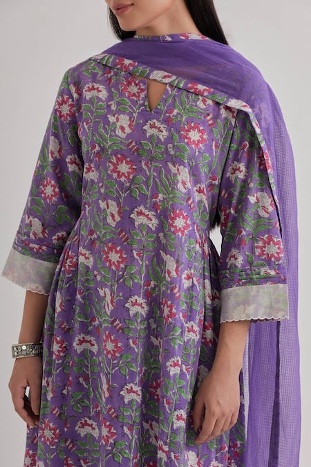 Priya Chaudhary Purple Cotton Embroidery Split V-neck Floral Print Kurta Pant Set at Aza Fashions Priya Chaudhary_Purple Cotton Embroidery Split V-neck Floral Print Kurta Pant Set _at_Aza_Fashions