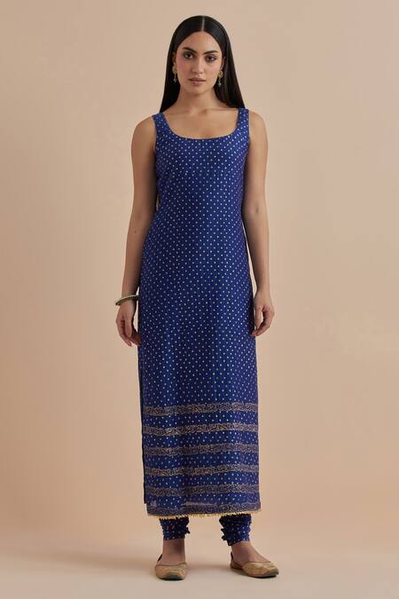 Ikshita Choudhary_Blue Chanderi Printed Foil Round Straight Polka Dot Kurta Churidar Set_at_Aza_Fashions