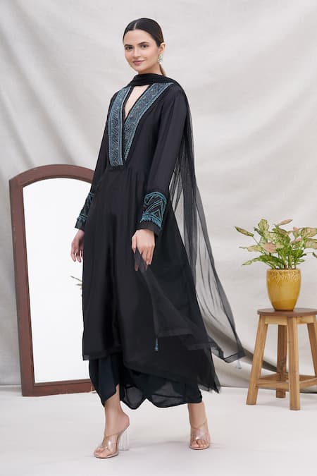 Ekta Singh  Silk Draped Kurta with Dupatta 