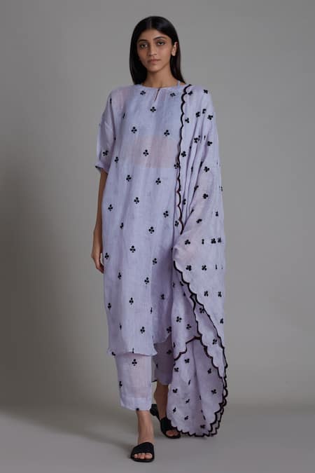 MATI Trump Card Linen Embroidered Kurta Set 