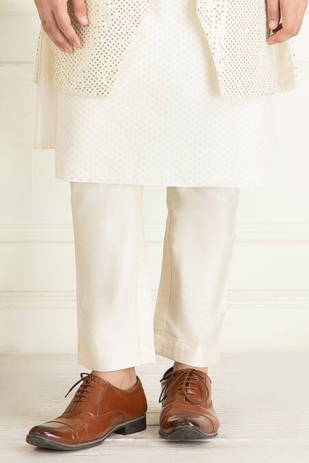 Buy_Priyanka Jain_Ivory Chanderi Silk, Cotton Sequins, Embroidery Bundi And Kurta Set 