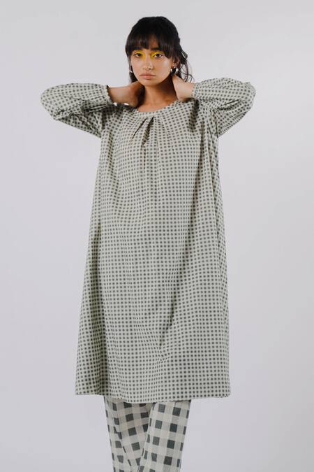 Shop_Tussah By Siddhi Shah_Black Cotton Print Chequered Round Neck Pattern Kurta  _Online_at_Aza_Fashions
