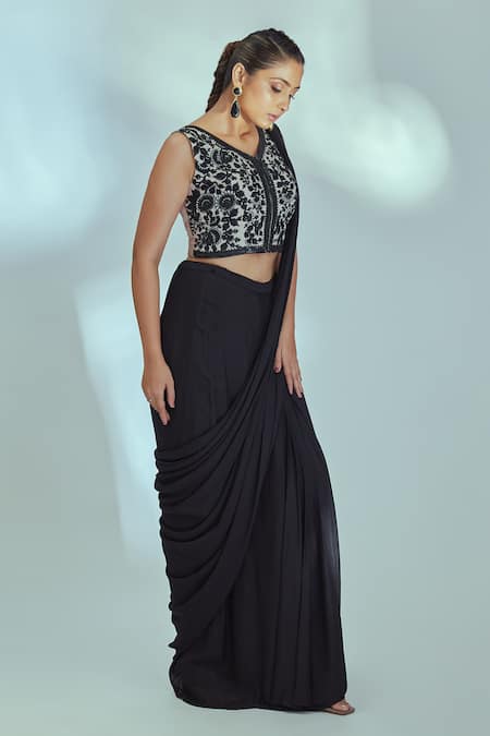 Suruchi Parakh_Black Georgette Crepe Floral Pattern V Pre-draped Saree With Embroidered Blouse _Online_at_Aza_Fashions