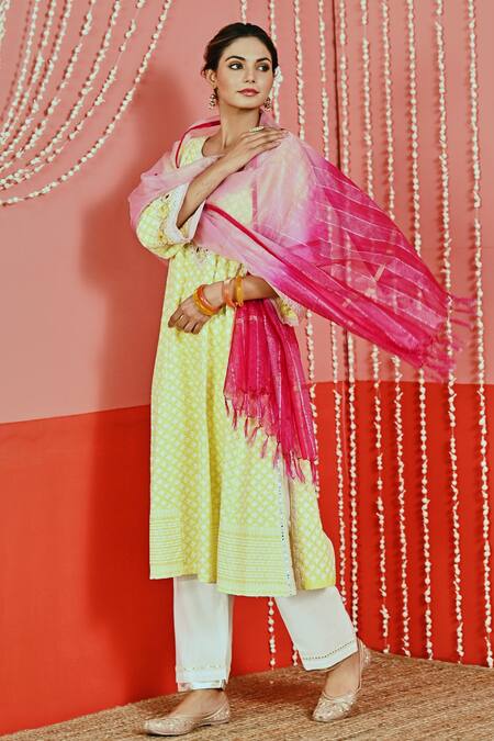 Myaara Yellow Cotton, Organza Embroidery Split V-neck A-line Kurta Set Online at Aza Fashions Myaara_Yellow Cotton, Organza Embroidery Split V-neck A-line Kurta Set _Online_at_Aza_Fashions