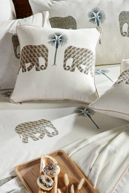 Houmn_Blue Cotton Printed Elephant Block Queen Bedsheet Set_Online_at_Aza_Fashions