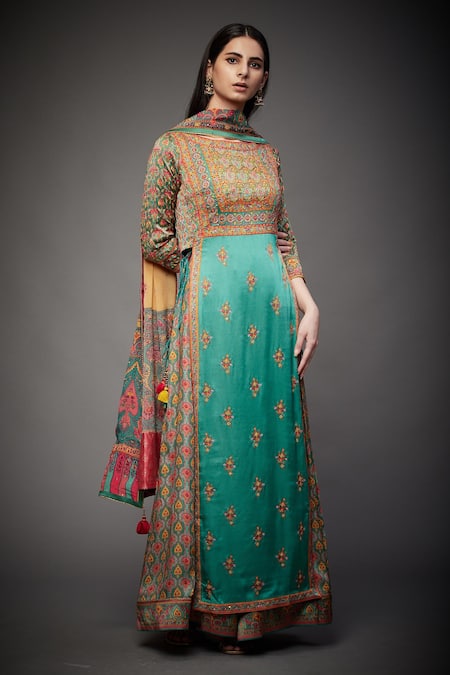 RI.Ritu Kumar Silk Embroidered Kurta Set 