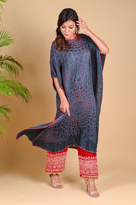 Dyelogue_Grey Gajji Silk Bandhani Tunic _Online_at_Aza_Fashions