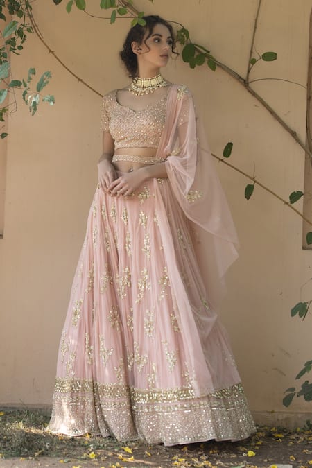 Abhisarika Fashionable Women Lehenga Topwear Fabric: Net Bottomwear Fabric:  Net Dupatta Fabric: Net Set type: Choli And Dupatta Top Print or Pattern  Type: Zard…