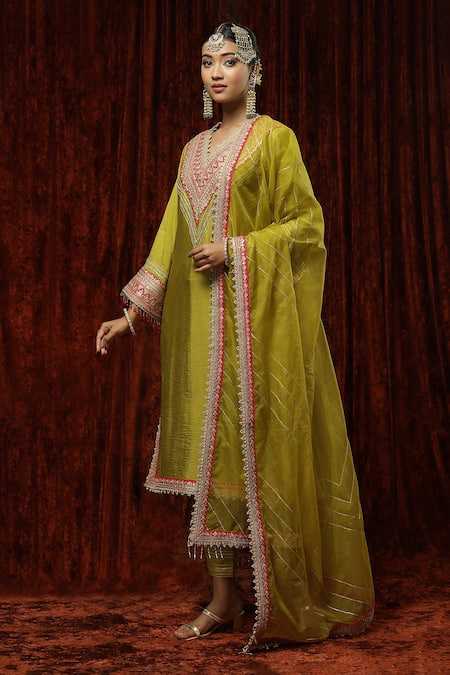 Buy_Shikhar Sharma_Green Silk Chanderi Embroidered Pearl V Neck Kurta Set _Online_at_Aza_Fashions