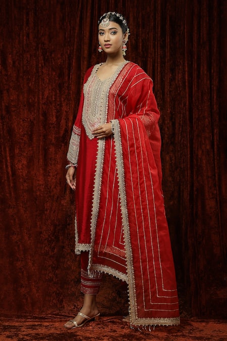 Buy_Shikhar Sharma_Red Silk Chanderi Embroidered Pearl Leaf Neck Kurta Pant Set _Online_at_Aza_Fashions
