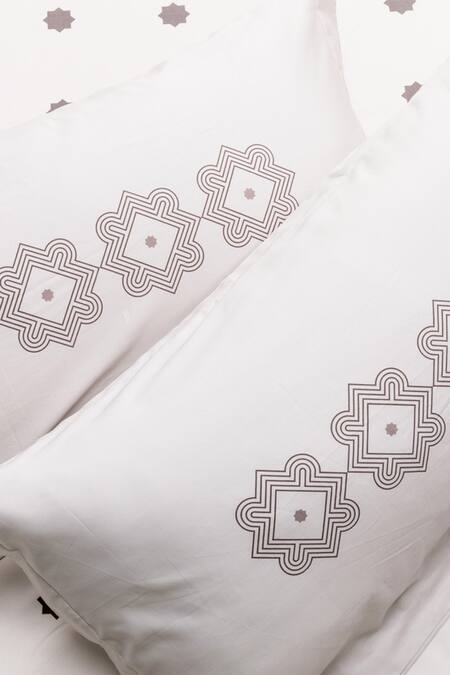 Buy Kyoona Grey 100% Cotton Printed The Iktara Bedsheet Set Online at Aza Fashions Buy_Kyoona_Grey 100% Cotton Printed The Iktara Bedsheet Set_Online_at_Aza_Fashions