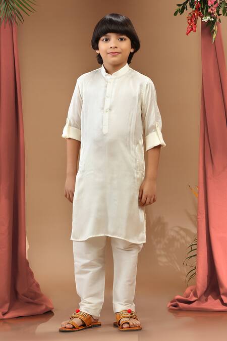 Buy_Kora By Nilesh Mitesh_Green Silk Sequins, Embroidery Floral Bundi Kurta Set_Online_at_Aza_Fashions