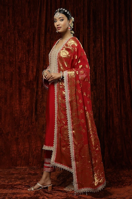 Buy_Shikhar Sharma_Red Silk Chanderi Embroidered Pearl Leaf Neck Kurta Pant Set _Online_at_Aza_Fashions