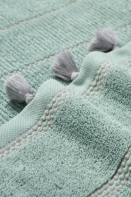 Buy Houmn Green 100% Cotton Dahlia Towel Set Online at Aza Fashions Buy_Houmn_Green 100% Cotton Dahlia Towel Set_Online_at_Aza_Fashions