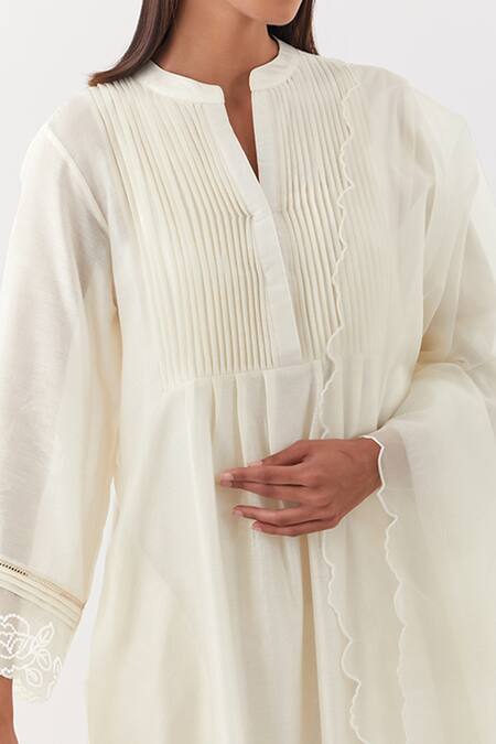 Buy Amisha Kothari Ivory Chanderi , Organza Lace, Cut Work, Gunjan Solid Kurta Set Online at Aza Fashions Buy_Amisha Kothari_Ivory Chanderi , Organza Lace, Cut Work, Gunjan Solid Kurta Set _Online_at_Aza_Fashions