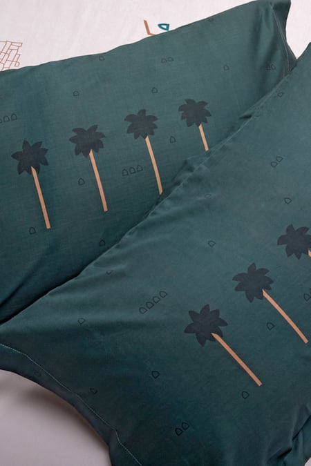 Buy_Kyoona_Cream 100% Cotton Print The Golconda Memories Bedsheet Set_Online_at_Aza_Fashions