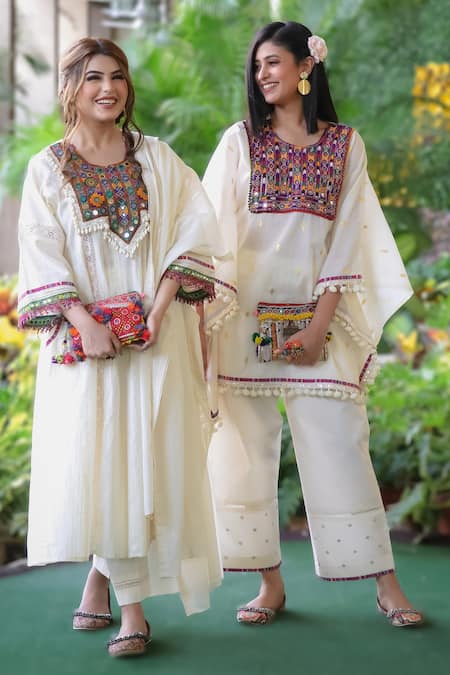 Buy_Ekavira_White Cotton Tassels, Embroidery Round Neck Kurta Set _Online_at_Aza_Fashions
