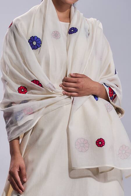Buy_Taika By Poonam Bhagat_Ivory Chanderi Embroidered Floral Round Applique A-line Tunic Set _Online_at_Aza_Fashions