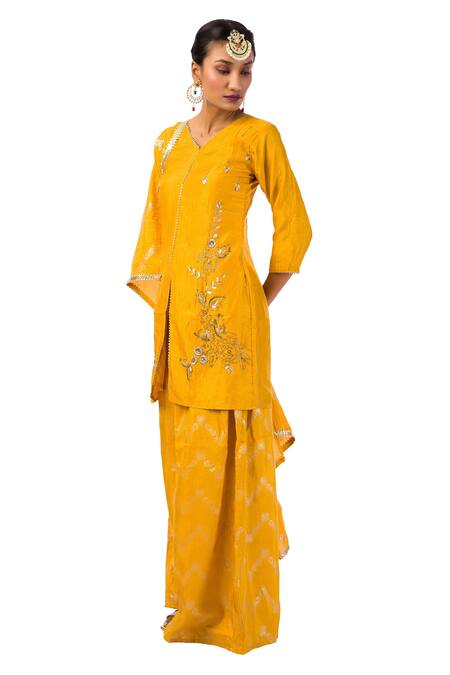 Buy_Meghna Shah_Yellow Dola Silk Hand Printed Stones V Neck Kurta With Palazzo Set _Online_at_Aza_Fashions