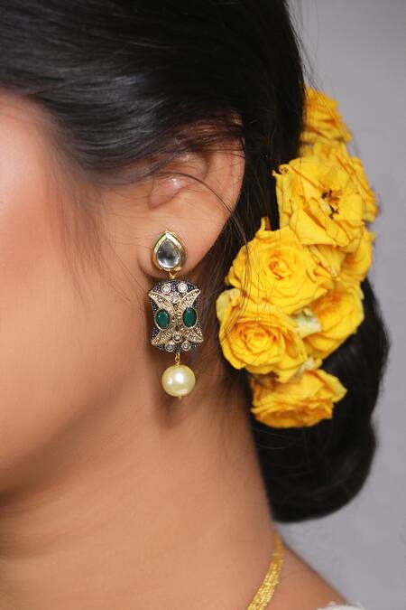 Buy Ishhaara Gold Plated Stones, Pearls Layered Victorian Necklace Set Online at Aza Fashions Buy_Ishhaara_Gold Plated Stones, Pearls Layered Victorian Necklace Set _Online_at_Aza_Fashions